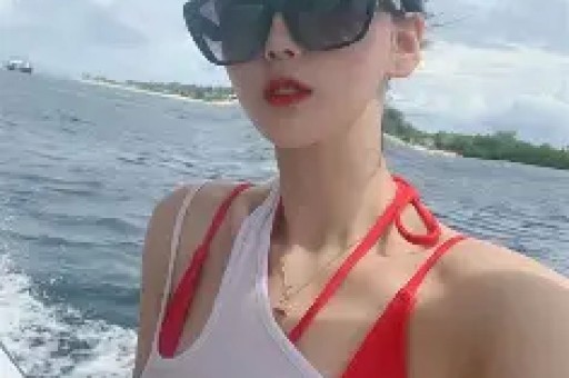 陪玩陪睡算啥？继人体盛宴、舔手指后艺人再曝阴暗面 秦岚被牵