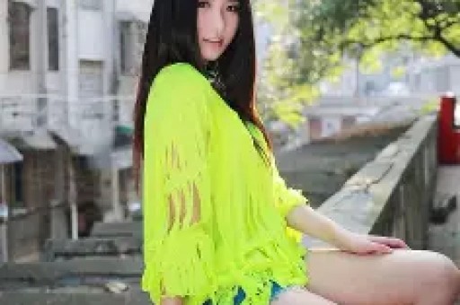 “假洋牌”优思益翻车事件：网红集体致歉背后的品牌包装术与流量陷阱